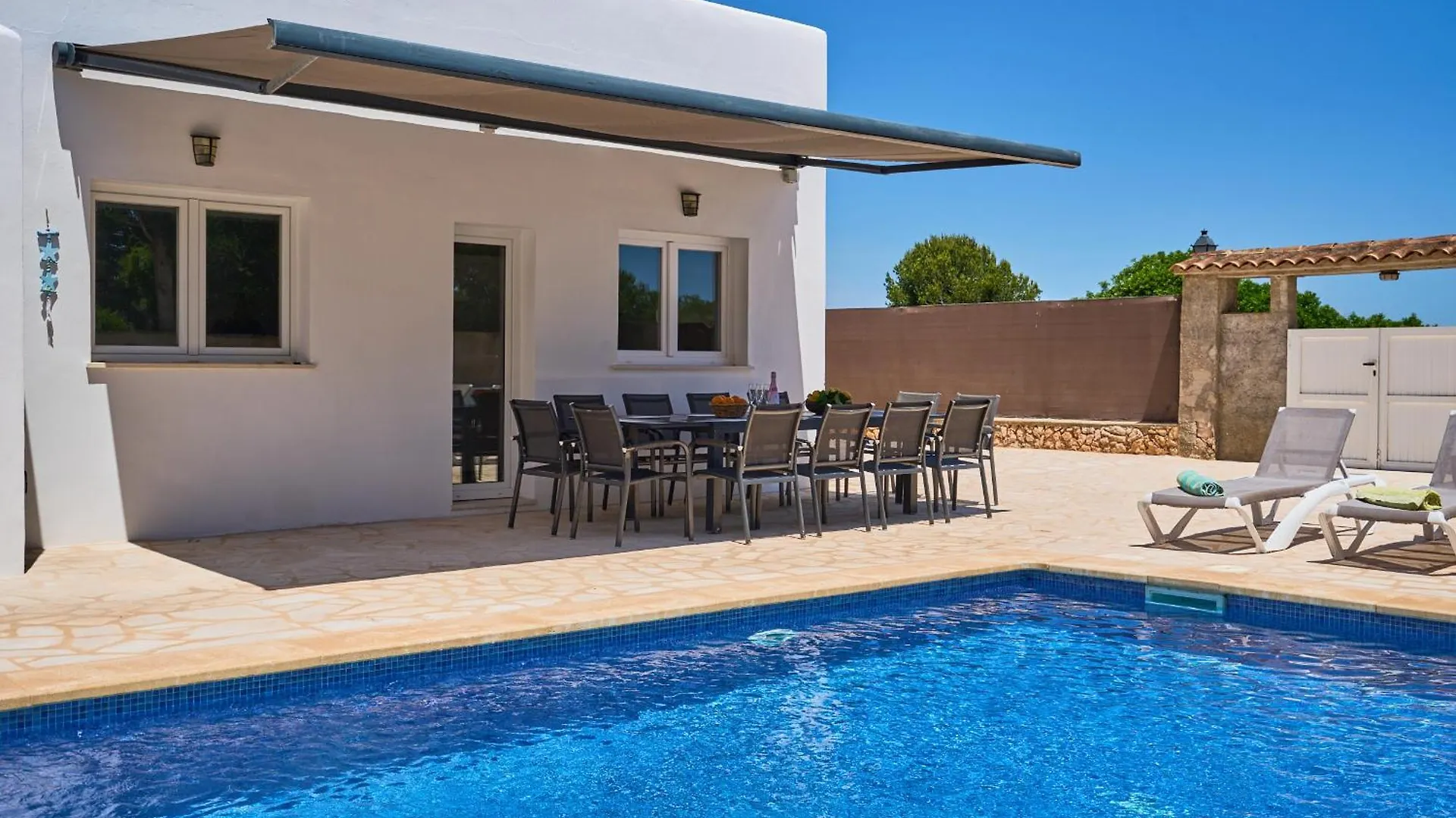 Villa Guadi Portopetro بيت للعطل