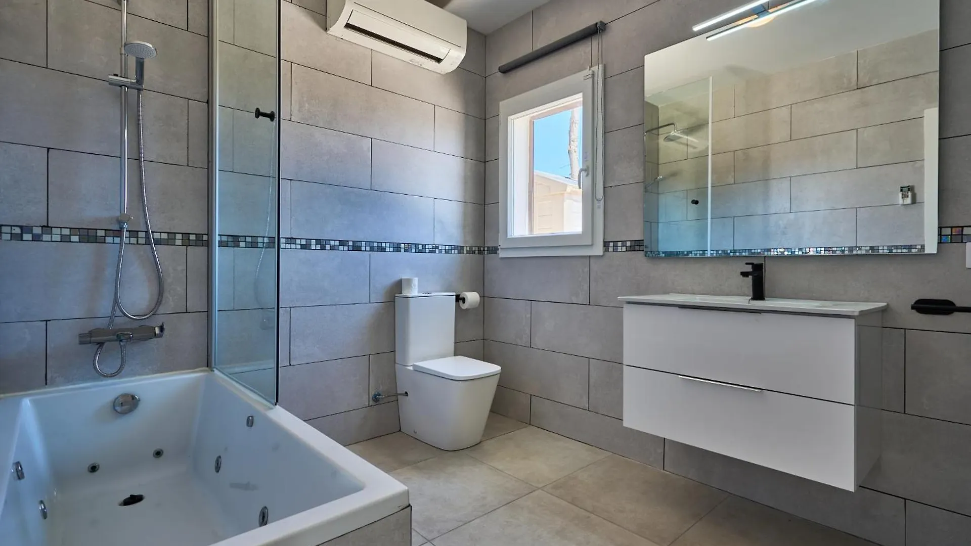 Villa Guadi Портопетро 0*,  Испания
